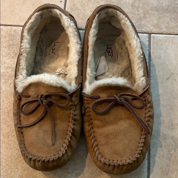 UGG moccasins - Picture 1 of 7